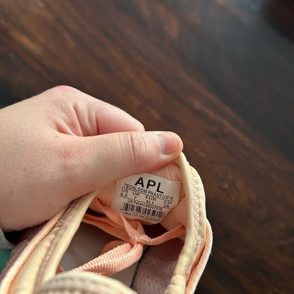APL Techloom Phantom Sneakers in Faded Peach Size 9.5 $185 - Picture 11 of 11